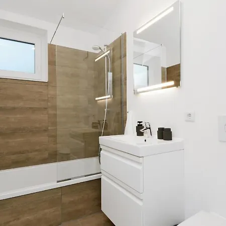 2 Bedroom Awesome In Lembruch-duemmer Holiday home Lembruch
